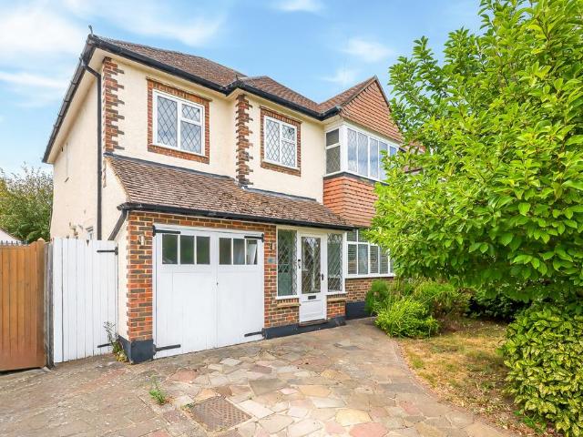 Courtlands Avenue, Hayes, BR2 5 bed house to rent £3,500 pcm £808 pw