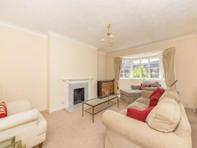 Courtlands, TW10, London