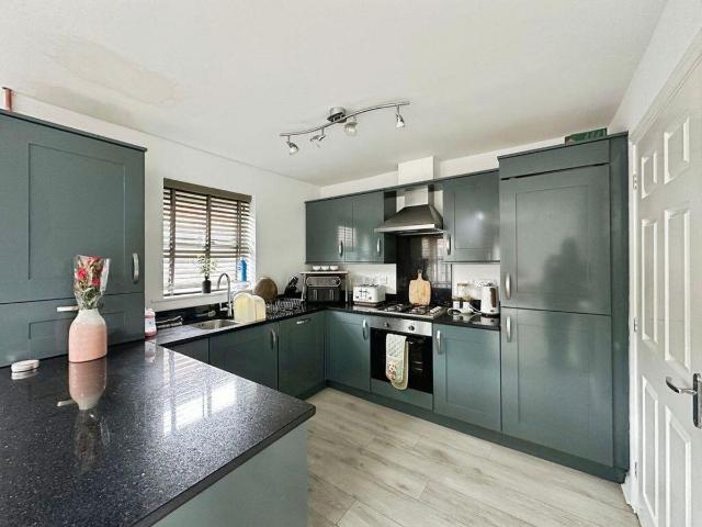 Courtleigh Avenue, Barnet EN4, 4 bed detached house to rent, £5,050 pcm | PrimeLocation