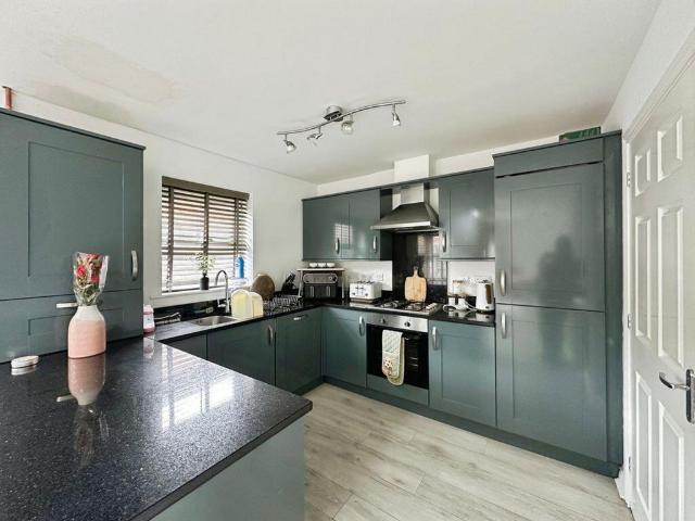 Courtleigh Avenue, Barnet, EN4 4 bed detached house to rent £5,050 pcm £1,165 pw