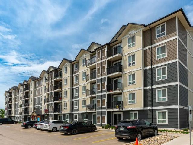 Courtview Landing — Three Bedroom Two Bath