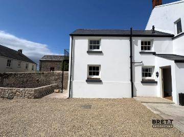 Courtyard Cottage, 27 Main Street, Pembroke, Pembrokeshire. SA71, 1 bed cottage to rent, £725 pcm | PrimeLocation