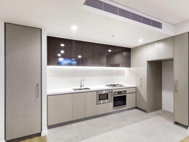 Courtyard apartment in a modern development in Castle Hill