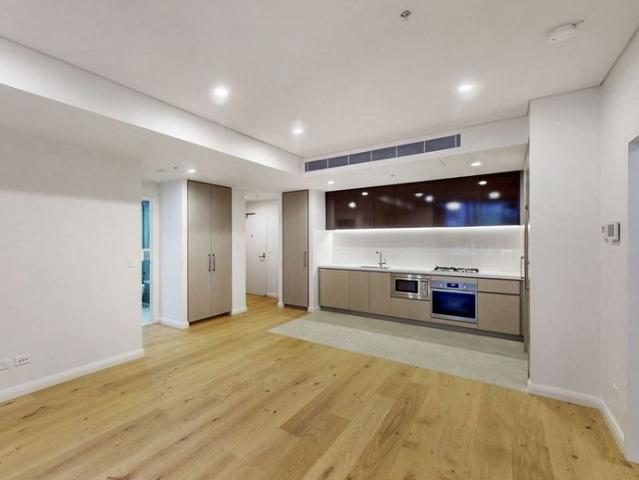 Courtyard apartment in a modern development in Castle Hill