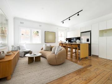 Courtyard Apartment in Boutique North Bondi Block