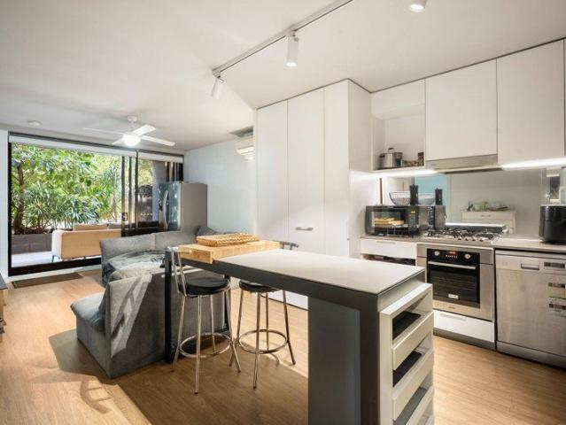 Courtyard Apartment with Direct Access to Resort Facilities in the Heart of King Street