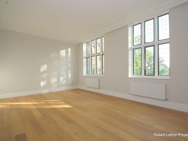 Courtyard House, The Ridgeway, Mill Hill NW7, 2 bed flat to rent, £3,380 pcm | PrimeLocation