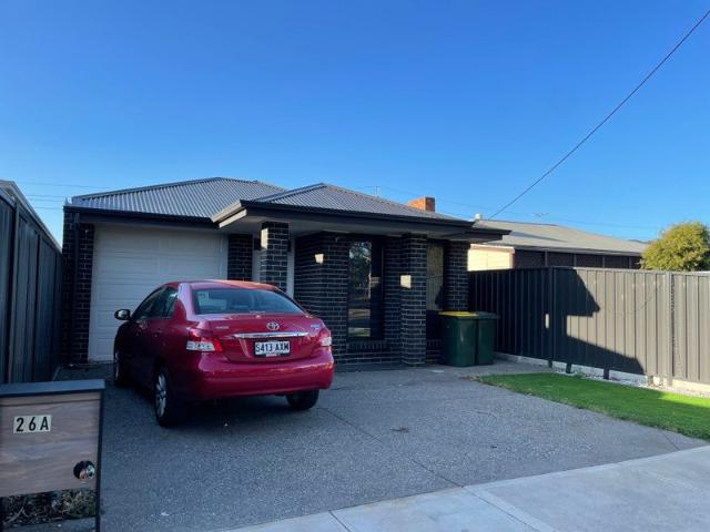 Courtyard Home in Convenient Northfield Location