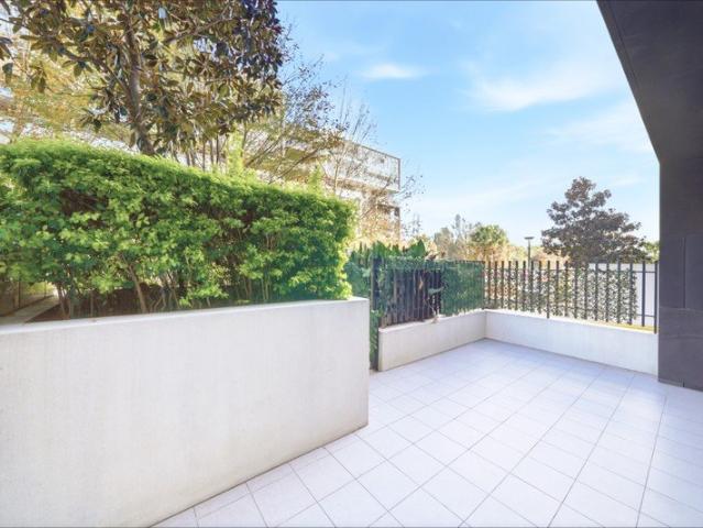 Courtyard | Low Strata | Convenience