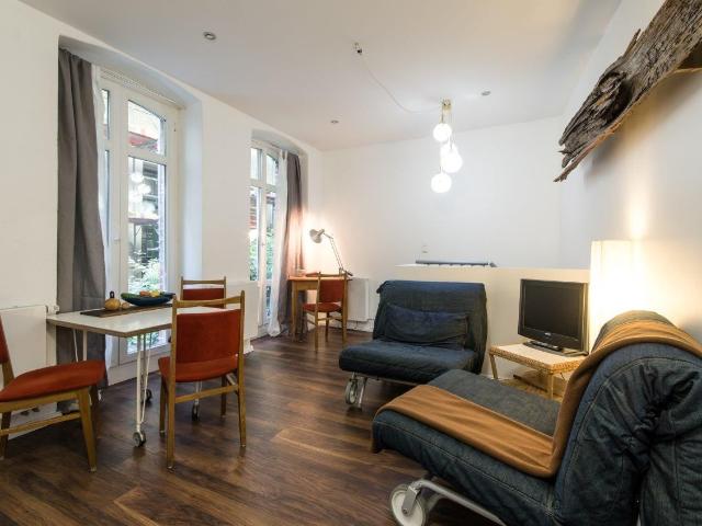 Courtyard Studio Kreuzberg, Berlin Amsterdam Apartments for Rent