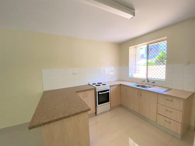 Courtyard Unit. Comfortable. Convenient