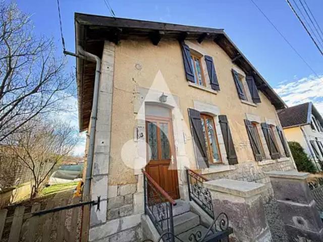 Cousances les Forges 55170 Achat / Vente maison 5 pièces t5 au dernier étage cave