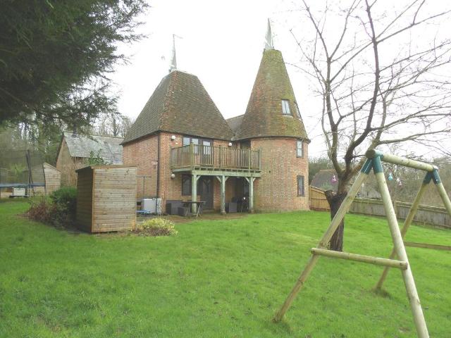 Cousley Wood, Wadhurst, TN5 4 bed house to rent £2,600 pcm £600 pw