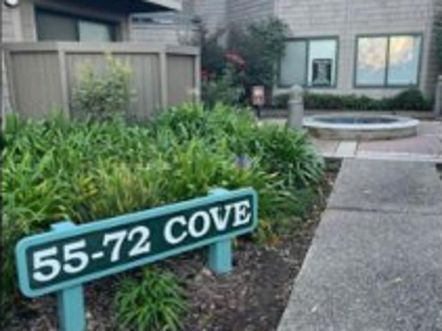 Cove Ln
