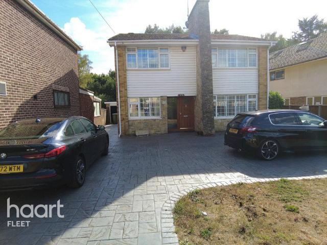 Cove Road, Farnborough 3 bed detached house to rent £2,295 pcm £530 pw