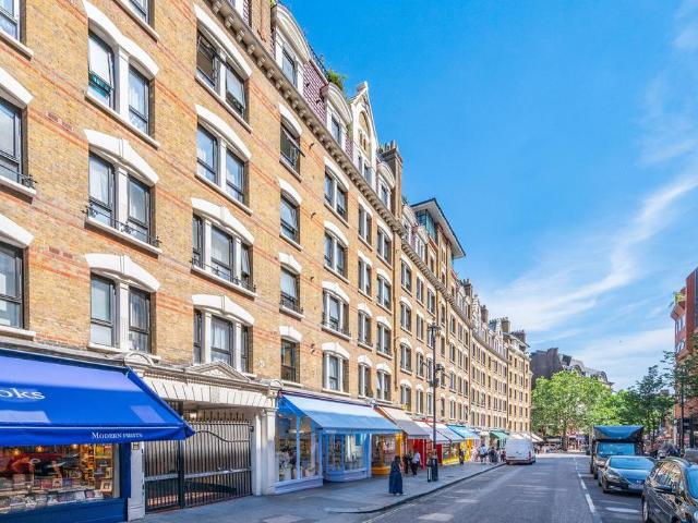 Covent Garden, London, WC2H 1 bed flat to rent £2,384 pcm £550 pw