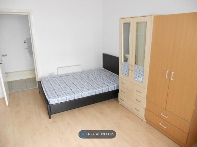 Coventry, Coventry CV2, Studio to rent, £550 pcm | PrimeLocation