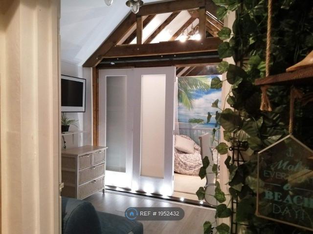 Coventry, Coventry CV4, Studio to rent, £895 pcm | PrimeLocation