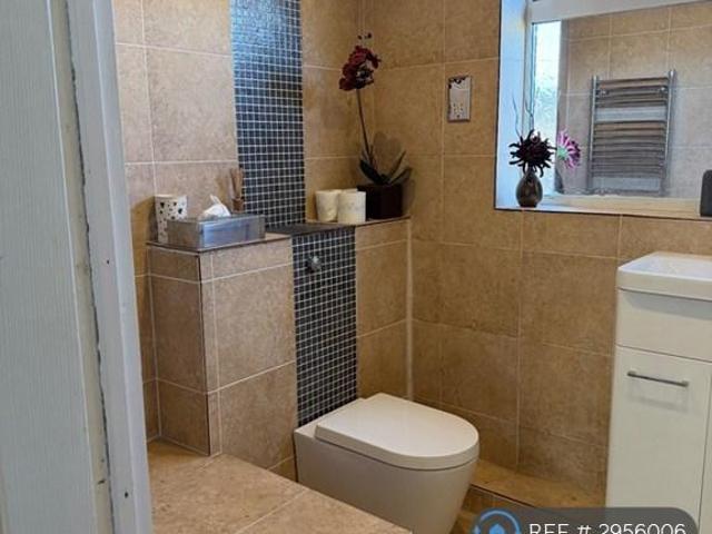 Coventry Close, Stevenage, SG1 4 bed terraced house to rent £1,950 pcm £450 pw