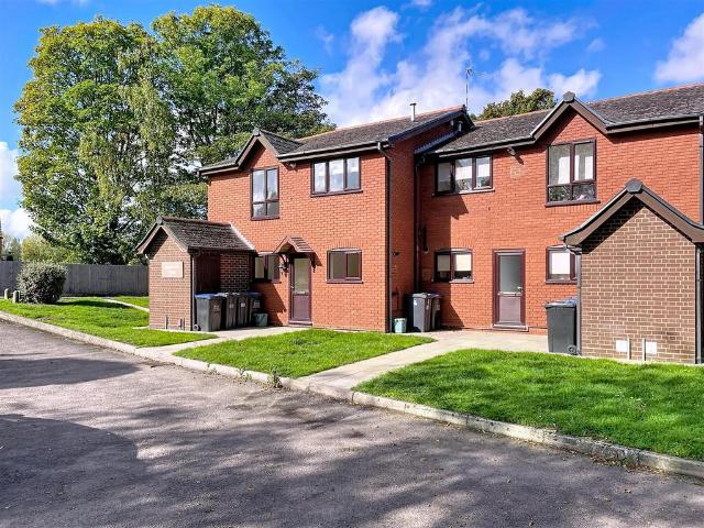 Coventry Road, Kenilworth 2 bed apartment to rent £995 pcm £230 pw