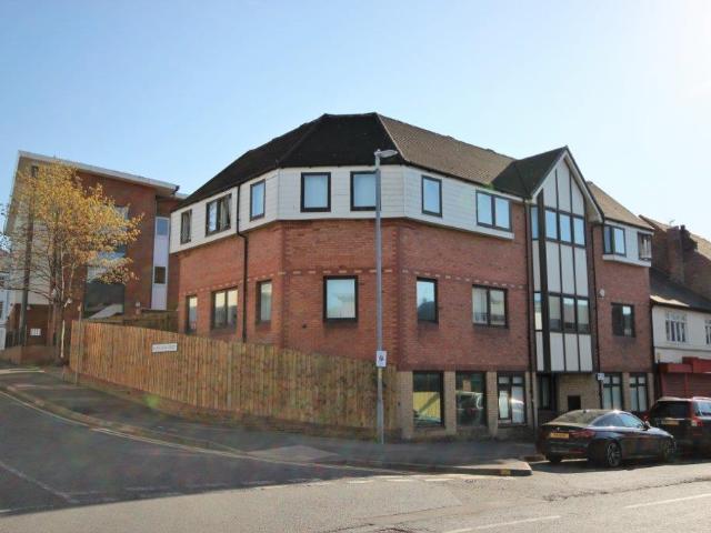 Coventry Street, Worcestershire DY10 2 bed flat to rent £650 pcm £150 pw
