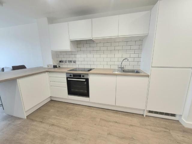 Cow Green, HALIFAX 1 bed apartment to rent £950 pcm £219 pw