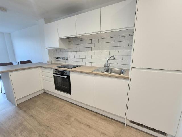 Cow Green, HALIFAX 1 bed apartment to rent £950 pcm £219 pw