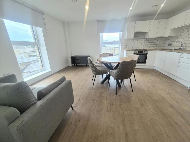 Cow Green, HALIFAX 2 bed apartment to rent £1,195 pcm £276 pw