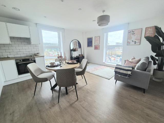 Cow Green, HALIFAX 2 bed apartment to rent £1,195 pcm £276 pw