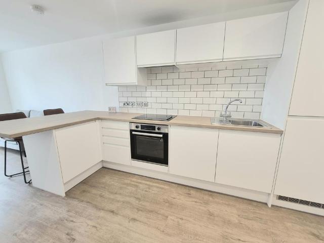 Cow Green, Halifax, HX1 1 bed apartment to rent £950 pcm £219 pw