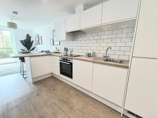 Cow Green, Halifax HX1, 1 bed flat to rent, £950 pcm | PrimeLocation