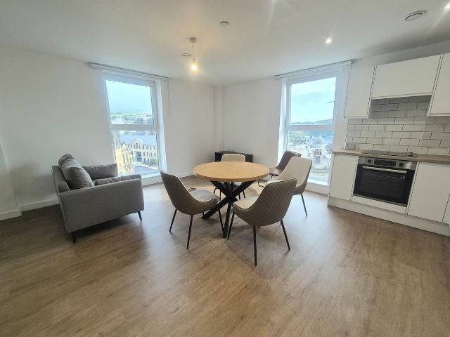 Cow Green, Halifax HX1, 2 bed flat to rent, £1,195 pcm | PrimeLocation
