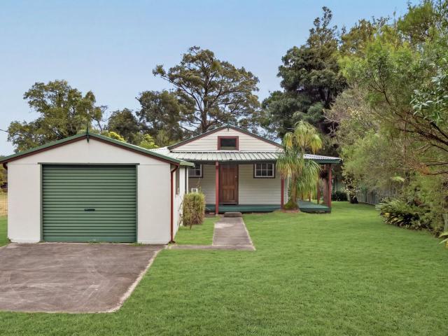 Cowan, 1127 Pacific Hwy