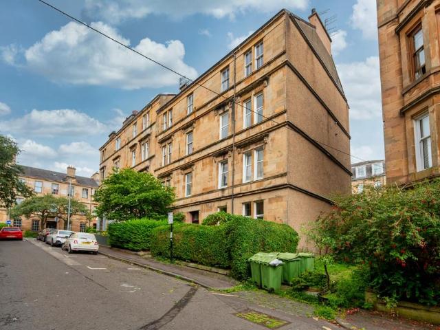 Cowan Street, Flat 1 2, Glasgow. 2 bed flat to rent £1,350 pcm £312 pw