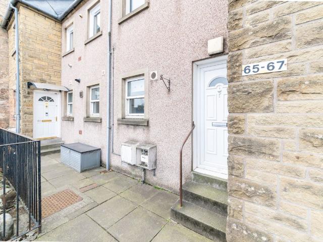 Cowane Street, Stirling FK8, 3 bed flat to rent, £1,500 pcm | PrimeLocation