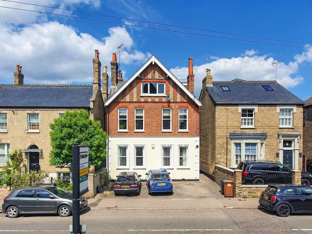 Cowbridge, Hertford 2 bed duplex to rent £1,600 pcm £369 pw
