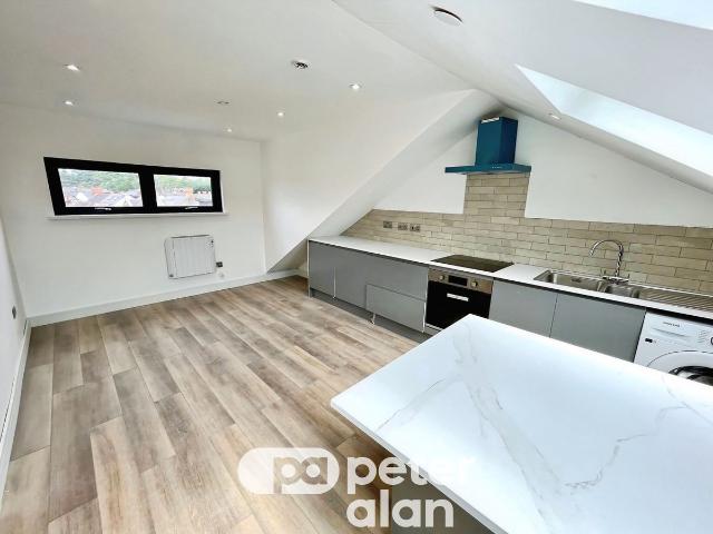 Cowbridge Road East, Cardiff CF5, 2 bed flat to rent, £1,000 pcm | PrimeLocation