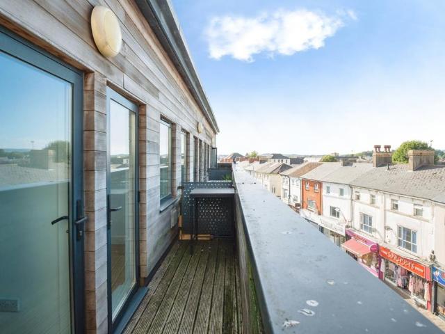 Cowbridge Road East, Cardiff, CF11 1 bed apartment to rent £850 pcm £196 pw