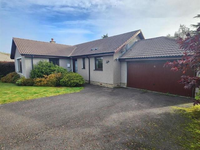 Cowden Way, Comrie, Crieff PH6, 3 bed detached bungalow to rent, £1,200 pcm | PrimeLocation
