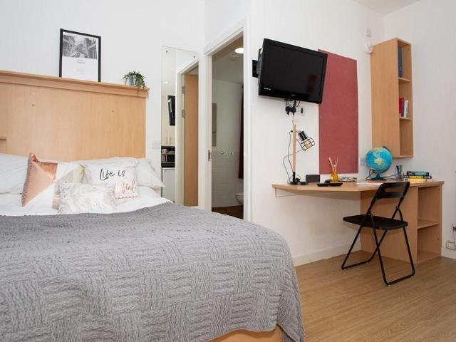 Cowgate, Edinburgh EH1, Studio to rent, £1,235 pcm | PrimeLocation