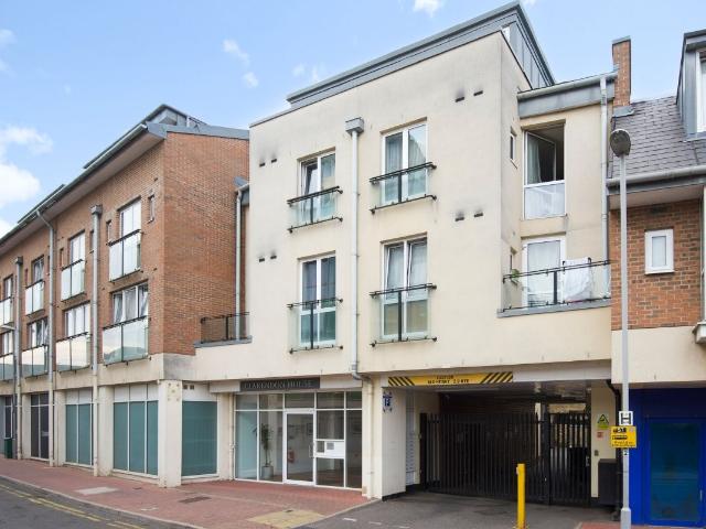 Cowleaze Road, Kingston Upon Thames, Surrey KT2, 1 bed flat to rent, £1,450 pcm | PrimeLocation