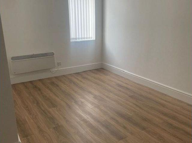 Cowley Hill Lane, St. Helens WA10, 2 bed flat to rent, £800 pcm | PrimeLocation