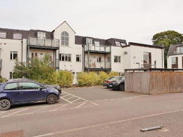 COWLEY, OXFORD EPC RATING C 3 bed apartment to rent £1,600 pcm £369 pw