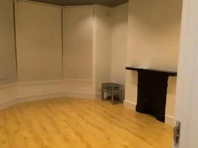 Cowley Road, Ilford IG1 2 bed ground floor flat to rent £2,200 pcm £508 pw