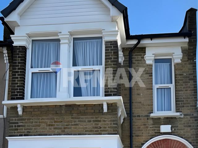 Cowley Road, Ilford IG1, 3 bed flat to rent, £2,500 pcm | PrimeLocation