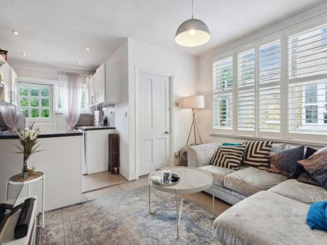 Cowley Road, Mortlake SW14, 3 bed flat to rent, £2,700 pcm | PrimeLocation