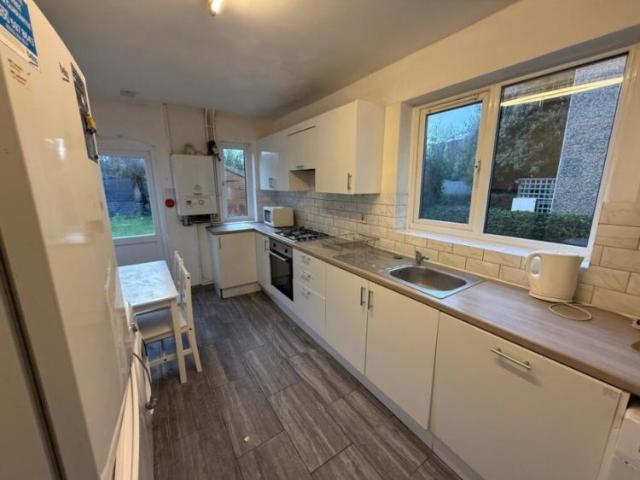 Cowley Road Oxford 5 bed house to rent £2,950 pcm £681 pw