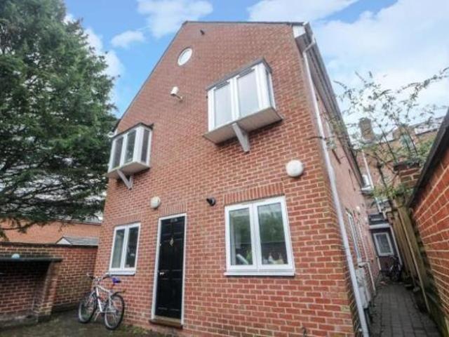 Cowley Road, Oxford, OX4 1 bed flat to rent £1,450 pcm £335 pw