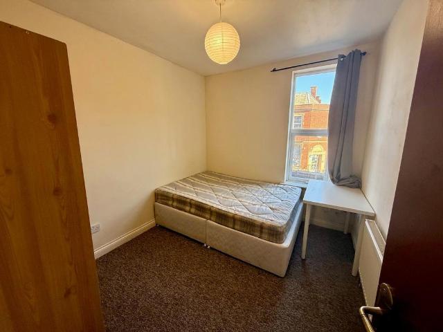 Cowley Road, Oxford, OX4 1 bed in a house share to rent £825 pcm £190 pw