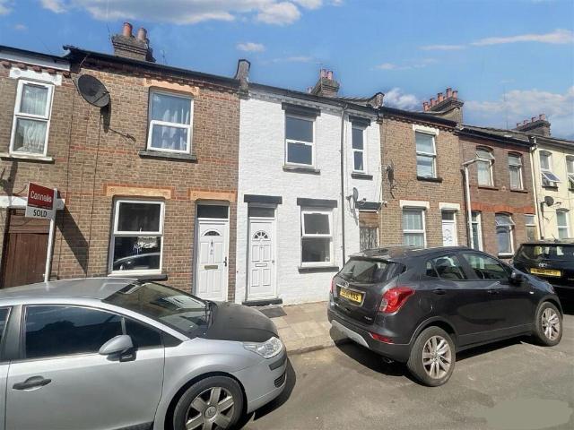 Cowper Street, Luton, Bedfordshire LU1, 2 bed terraced house to rent, £1,450 pcm | PrimeLocation